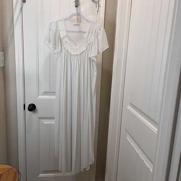 Vtg MISS ELAINE Long Nightgown Womens L White Multi Lace Trim Sleepwear Lounge - Picture 1 of 11